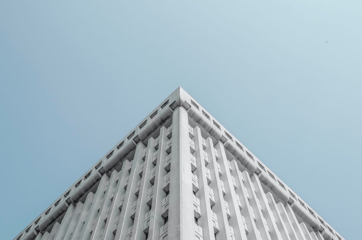 众多球迷接机U23国足 李昊：中国足球仍需努力