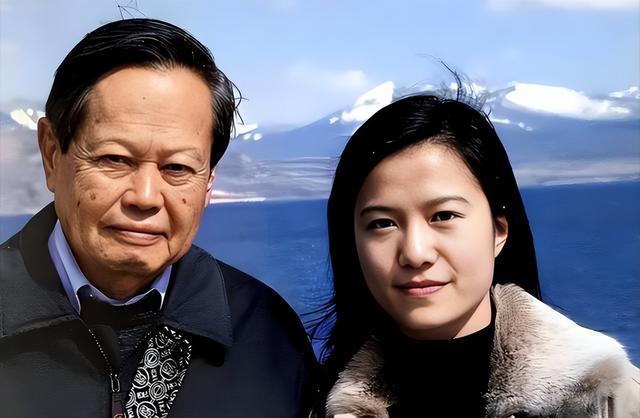 开云注册网址-卷巨额遗产出逃英国,给杨振宁戴绿帽子,翁帆身上的谣言有多离谱